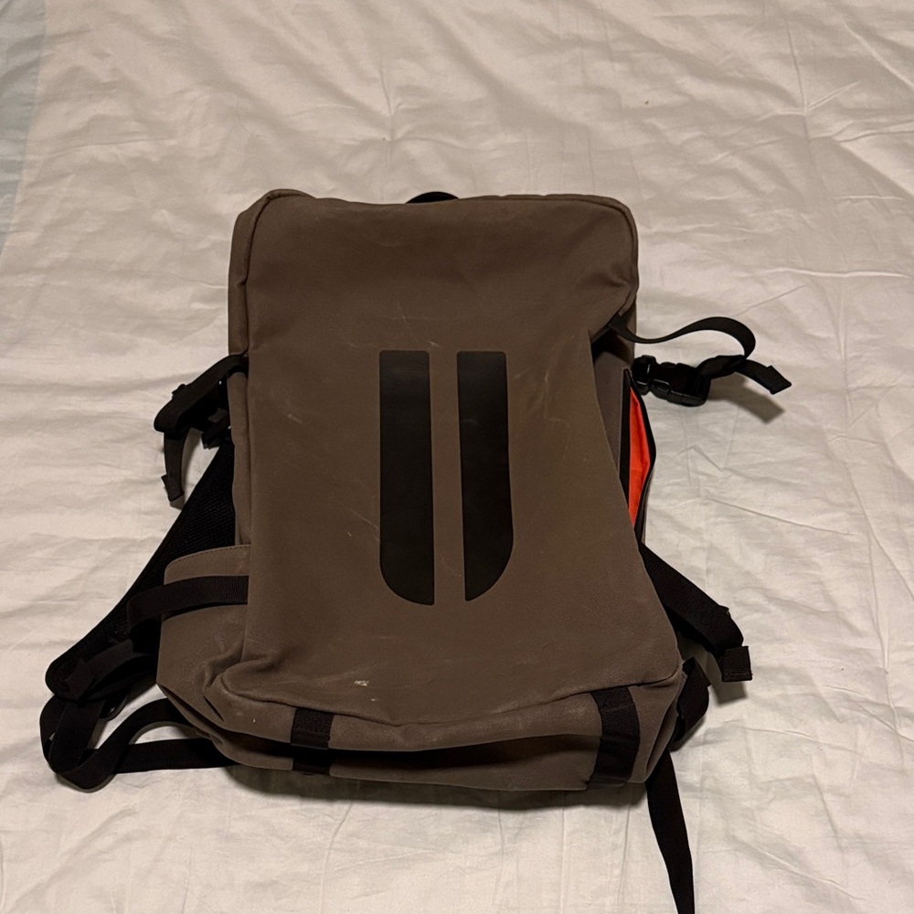 NOBULL Horns Waxed Canvas Duffle Back, Grey